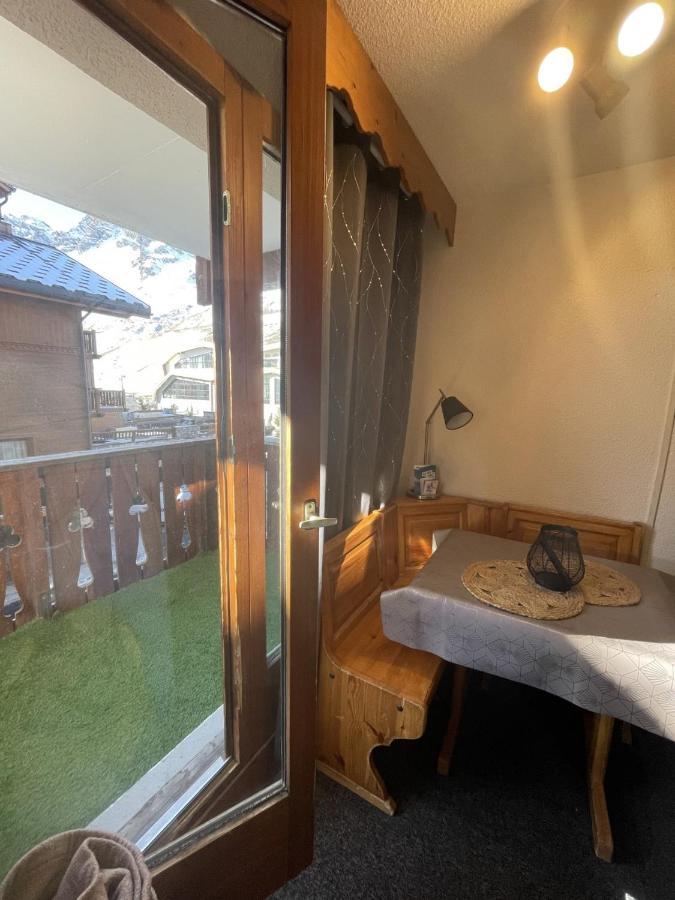Charmant Studio Aux Pieds Des Pistes Vue Sur La Montagne Tignes Exterior photo