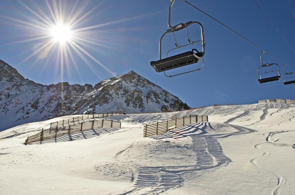 Charmant Studio Aux Pieds Des Pistes Vue Sur La Montagne Tignes Exterior photo
